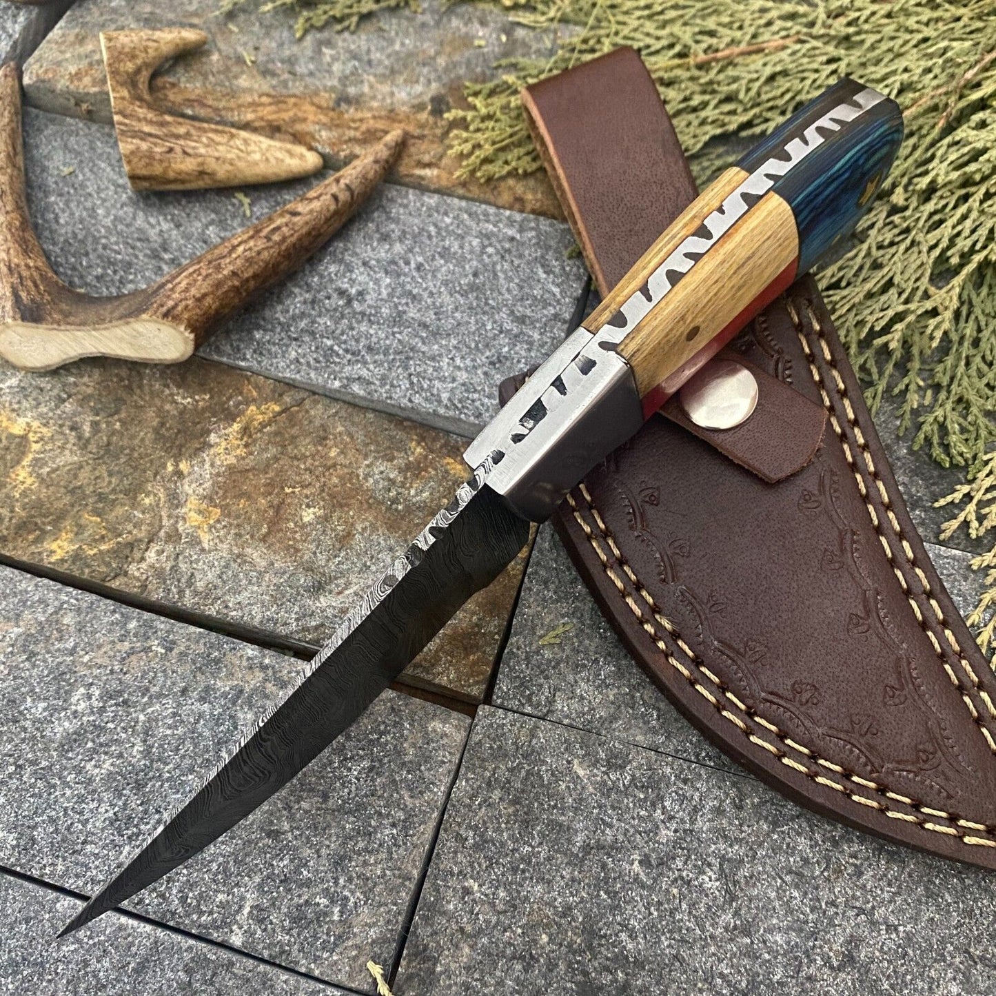 8" Damascus Steel Bowie Knife | Ram Horn & Wood Handle