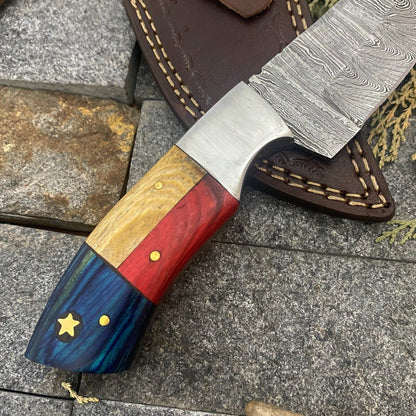 8" Damascus Steel EDC Bowie Knife – Ram Horn & Wood Handle | Handmade with Leather Sheath