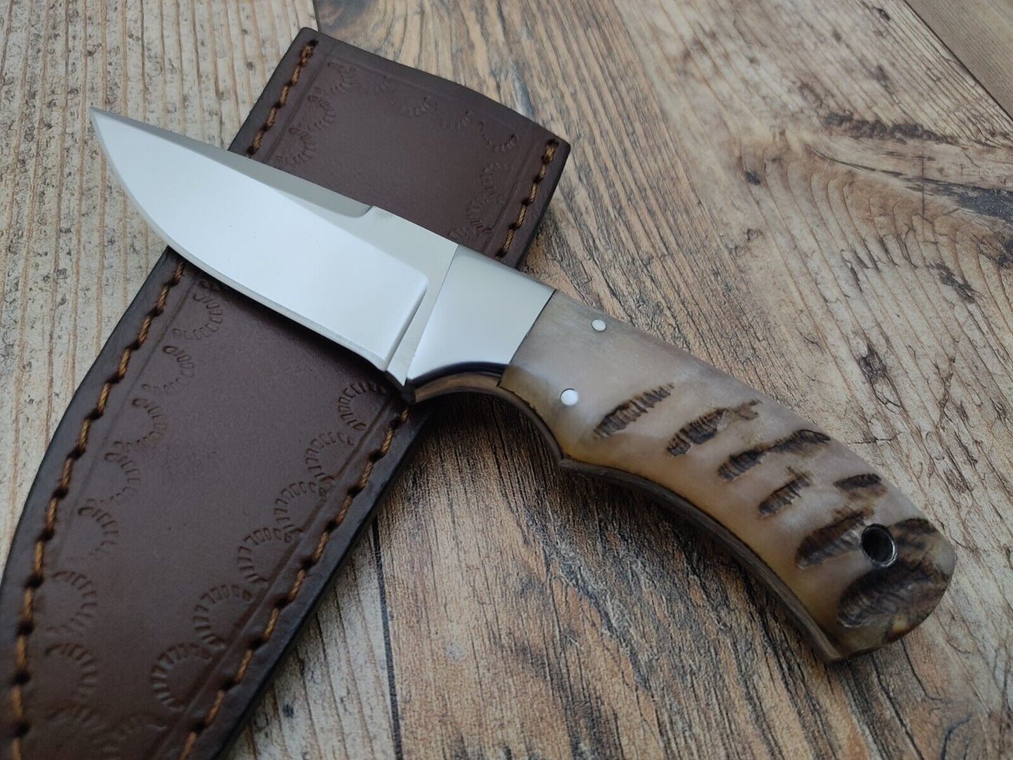12C27 Steel Bushcraft Skinner Knife – 7" Fixed Blade with Sheep Horn Handle & Leather Sheath