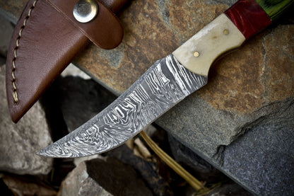 Forged Twist Damascus Skinner Knife with Mixed Material Handle – Unique Survival Blade