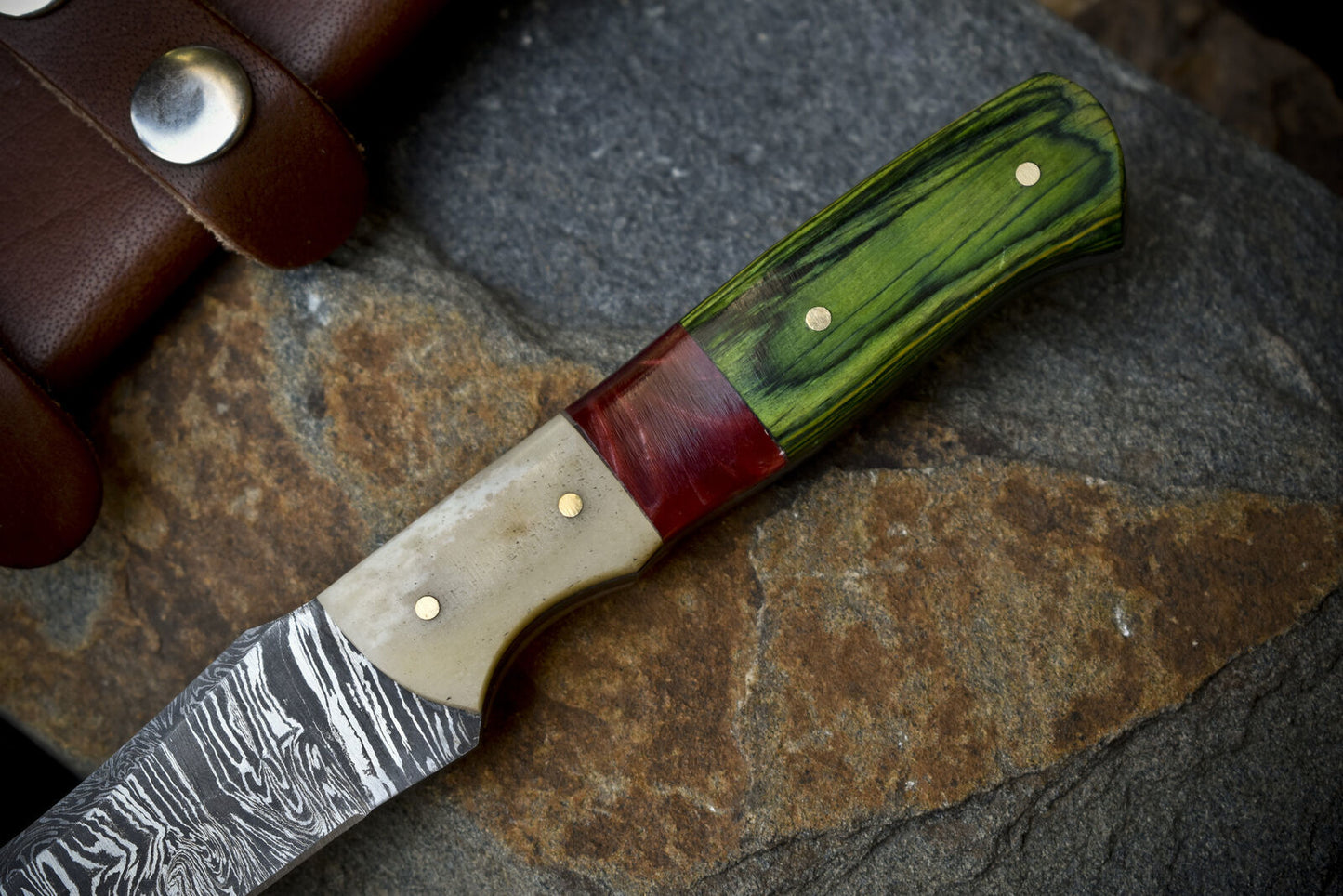 Forged Twist Damascus Skinner Knife with Mixed Material Handle – Unique Survival Blade