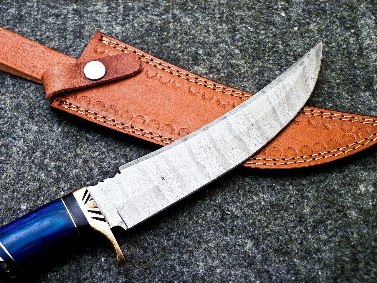 13" Damascus Hunting Bowie Knife – Hardwood Handle | Full Tang with Sheath