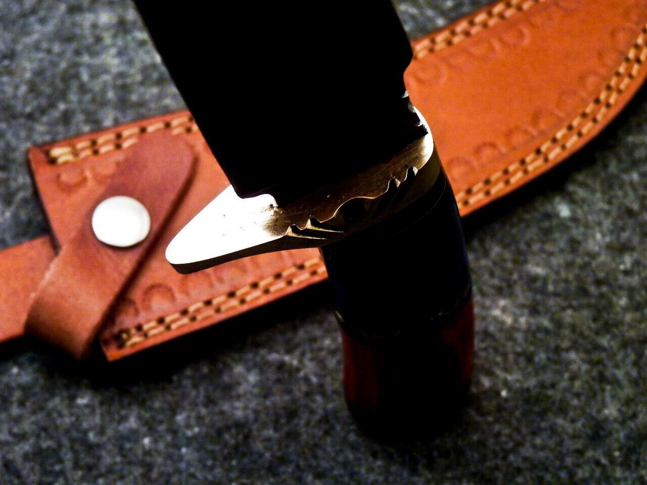 13" Damascus Hunting Bowie Knife – Hardwood Handle | Full Tang with Sheath