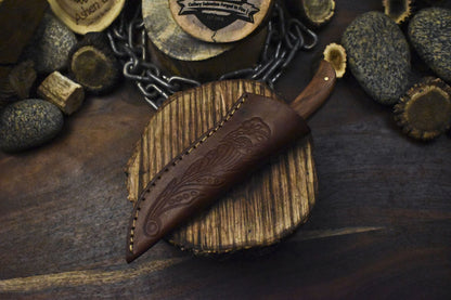 Twist Damascus Skinner Knife with Walnut Wood Handle for Outdoor Hunting