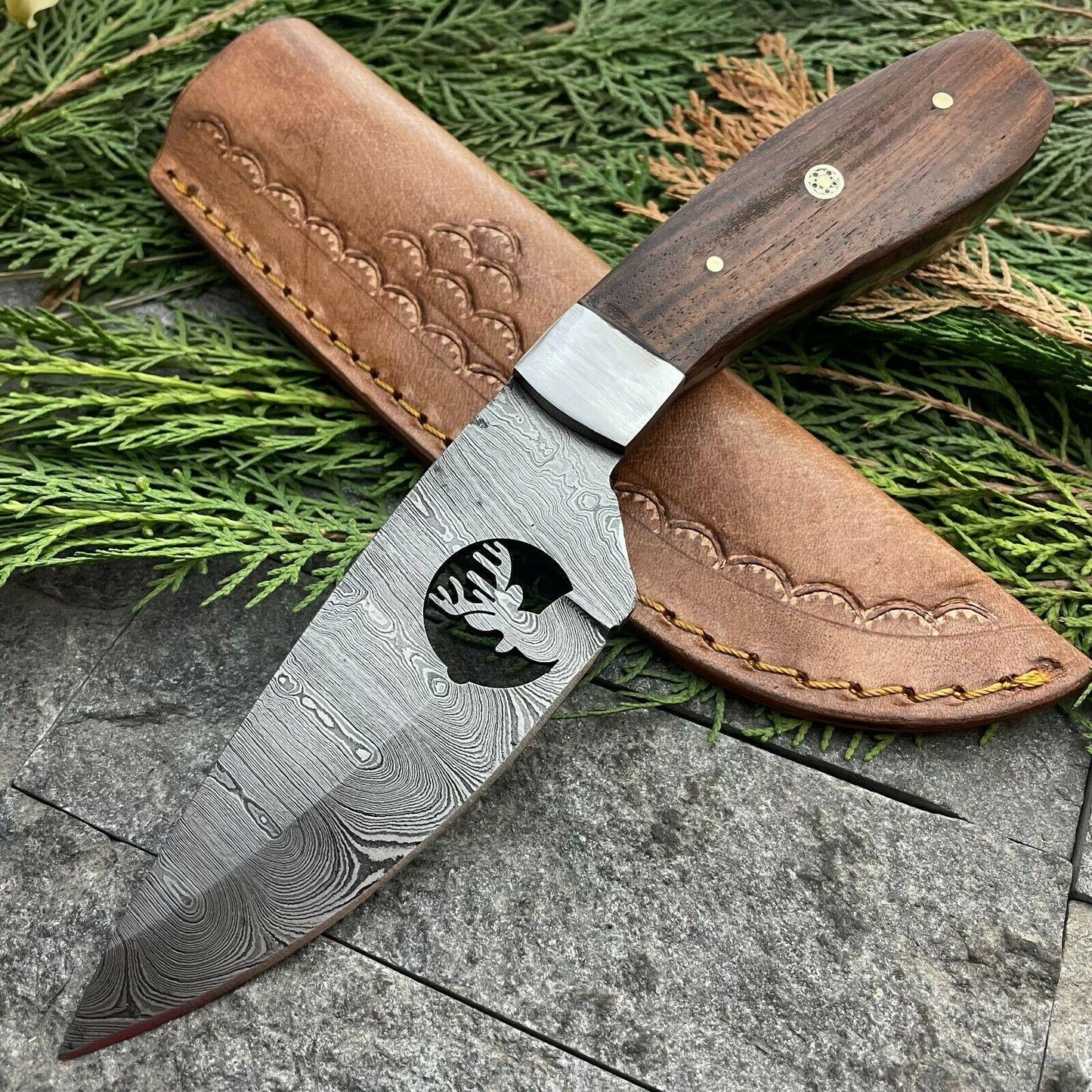 8.5" Damascus Steel Bowie Knife – Wood Handle & Leather Sheath