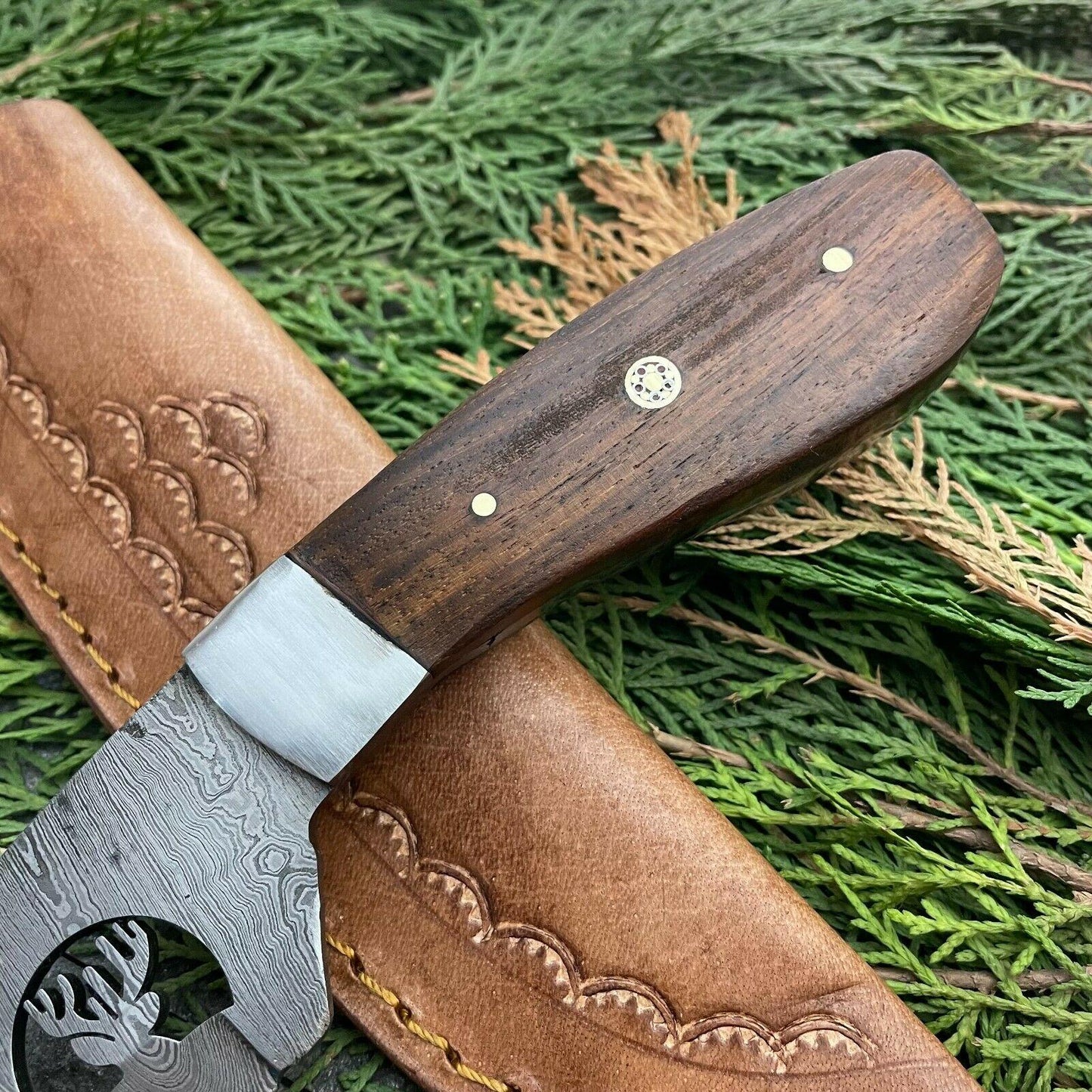 8.5" Damascus Steel Bowie Knife – Wood Handle & Leather Sheath