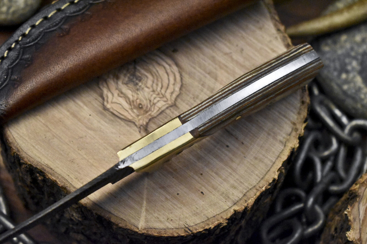 Twist Damascus Skinner Knife with Olive Wood Handle and Brass Guard