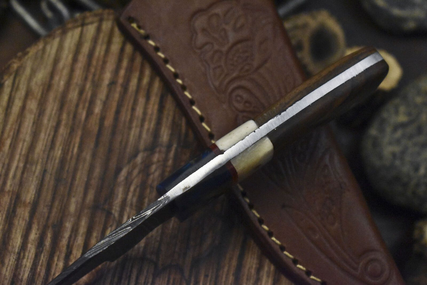 Forged Twist Damascus Skinner Knife with Bone and Wood Handle – Compact Tactical Hunting Blade