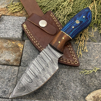 8" Damascus Steel Bowie – Hand-Forged EDC Hunting Knife with Wood Handle & Leather Sheath