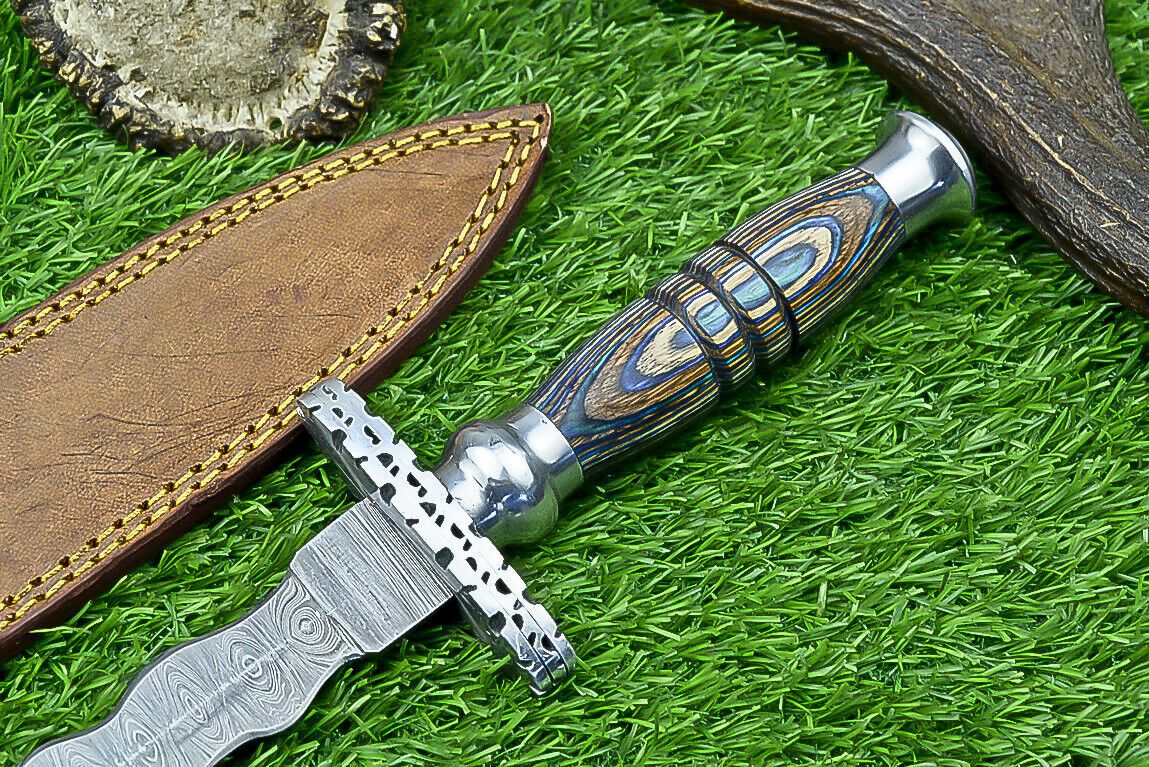 15” Damascus Kris Bowie Knife – Pakka Wood & Twisted Blade Design