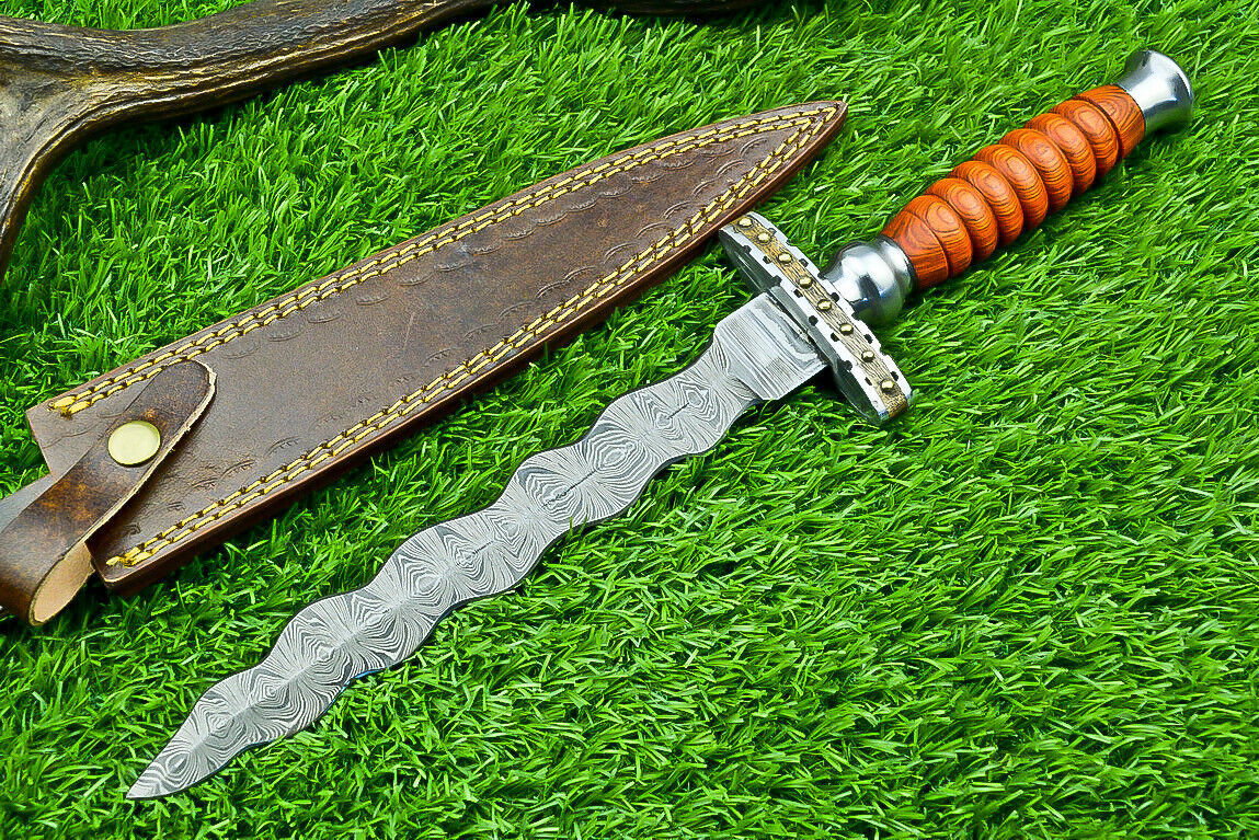 Damascus Steel Bowie Knife Kris Dagger Hunting Knife With Sheath