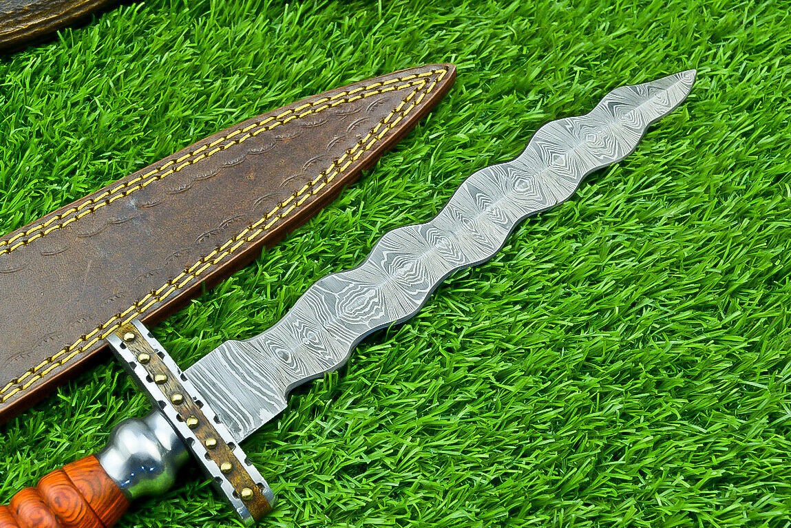 Damascus Steel Bowie Knife Kris Dagger Hunting Knife With Sheath