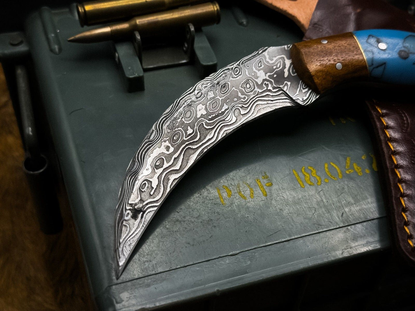 8"Handmade Damascus Steel Karambit Knife Best Hunting Knife with Wood and Resin Handle