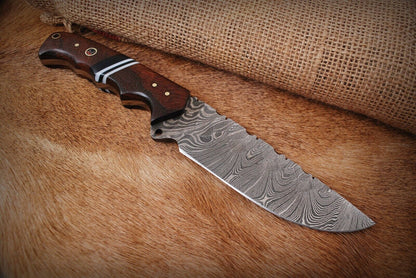 Damascus Bowie – Walnut Wood Handle, 9.5" Hand-Forged Full Tang Blade with Leather Sheath