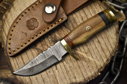 Twist Damascus Skinner Knife with Hardwood Handle and Brass Guard – 6 Inch Camping and Hunting Blade with Leather Sheath