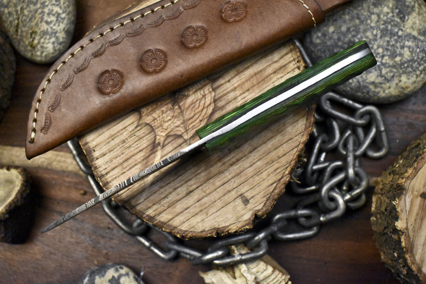 Forged Twist Damascus Skinner Knife with Hard Wood Handle – 8.5 Inch Hunting & Outdoor Gift