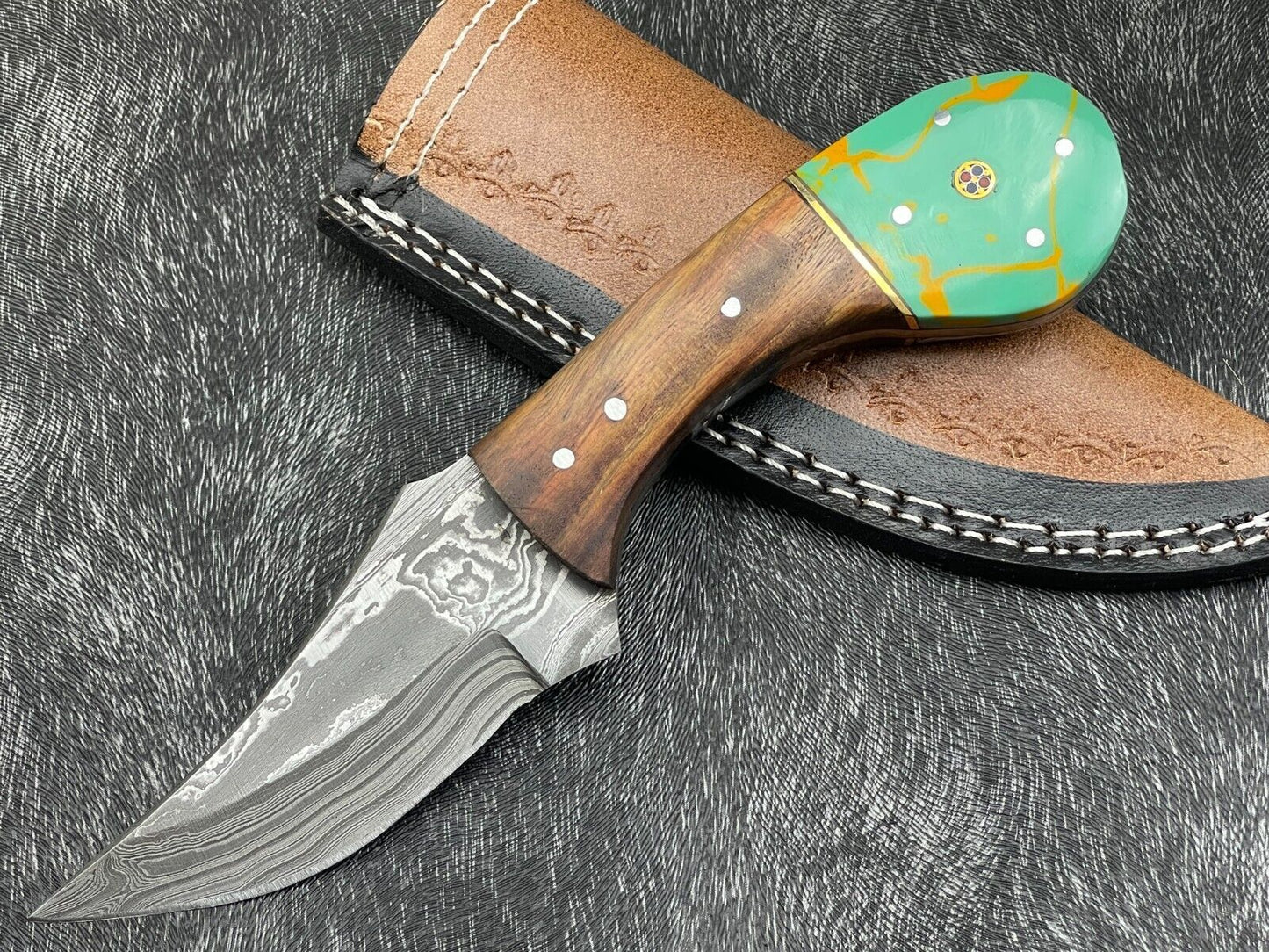 8" Handmade Damascus Steel Skinning Knife – Resin & Hardwood Handle w/ Leather Sheath