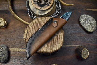 Hot Selling Twist Damascus Skinner Knife with Corain Handle and Micarta Bolster for Hiking