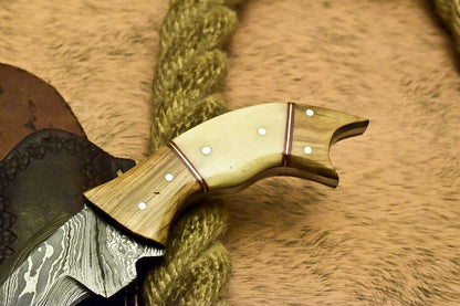 Damascus Karambit Damascus Steel Hunting Knife With Wood and Bone Handle