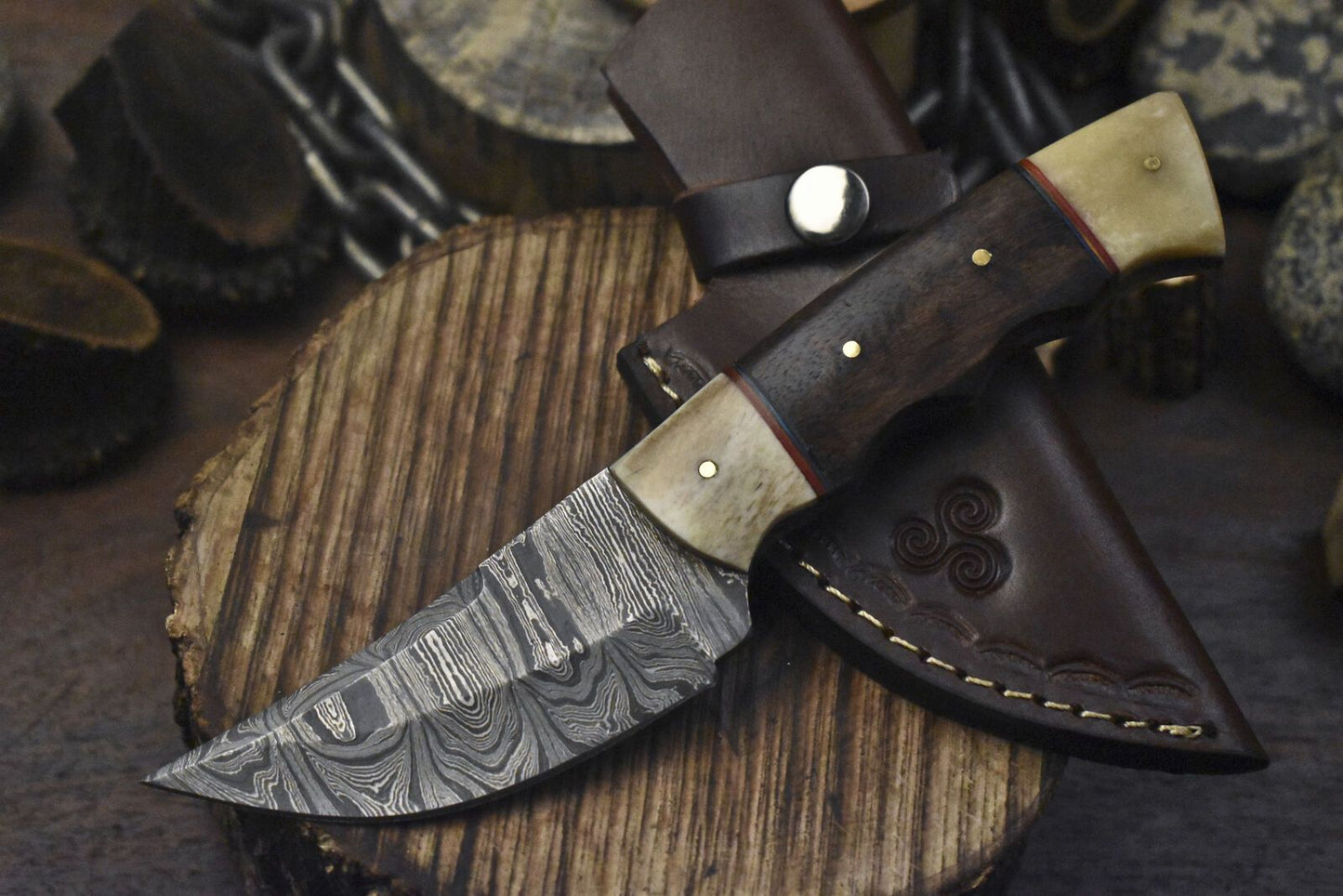 Handmade Twist Damascus Skinner Knife Walnut Wood Outdoor Hunting Closeout