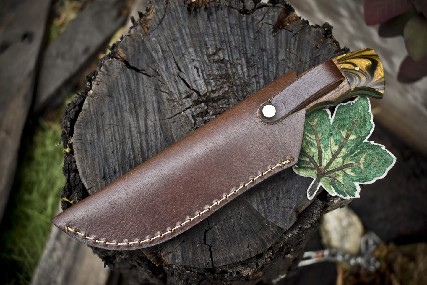 9.5" Damascus Skinner Knife Gut Hook Ladder Pattern Walnut Wood Hunting Blade