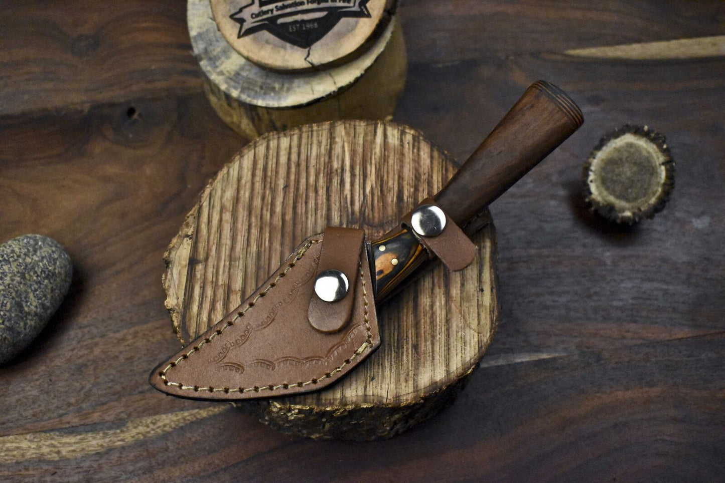 Hand Forged Twist Damascus Skinner Knife with Walnut Wood Handle for Hunting