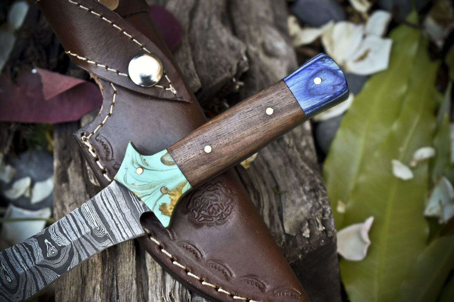 Twist Damascus Skinner Knife with Walnut Wood Handle – Handmade Hunting Gift