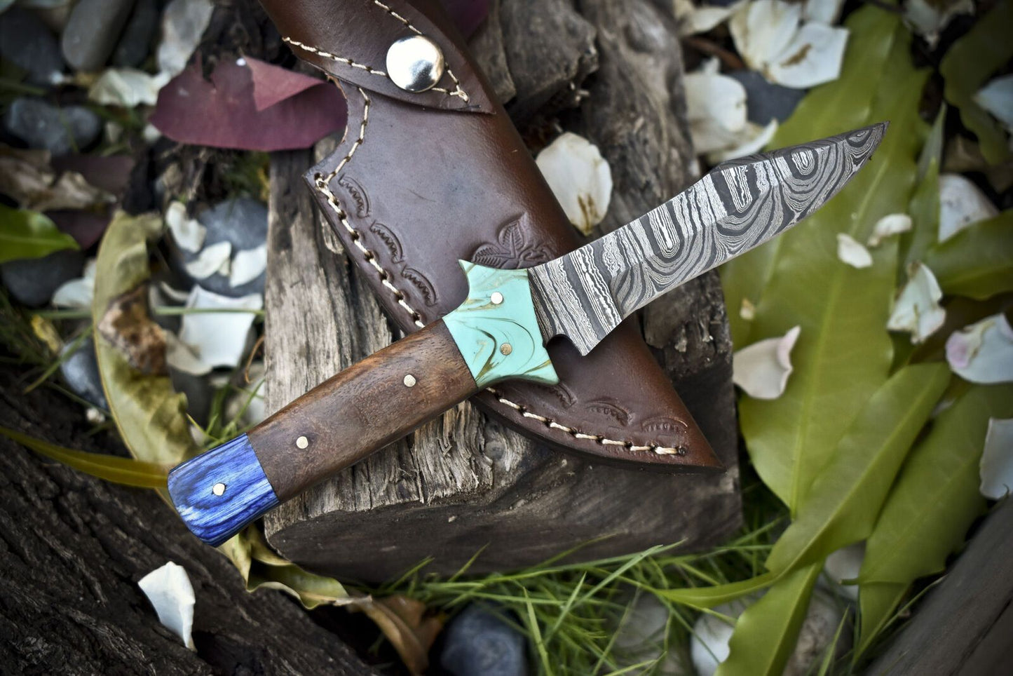 Twist Damascus Skinner Knife with Walnut Wood Handle – Handmade Hunting Gift