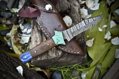 Twist Damascus Skinner Knife with Walnut Wood Handle – Handmade Hunting Gift