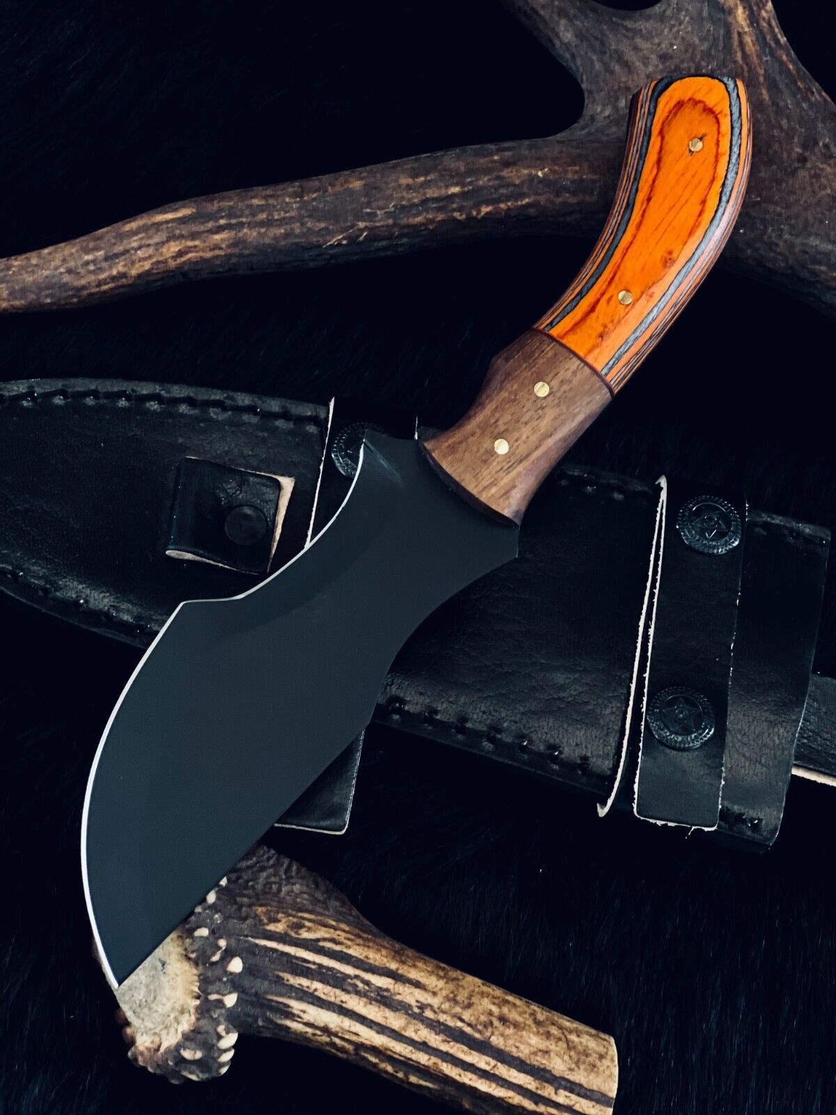 9" Handmade D2 Steel Tracker Bowie Hunting Knife – Wood Handle