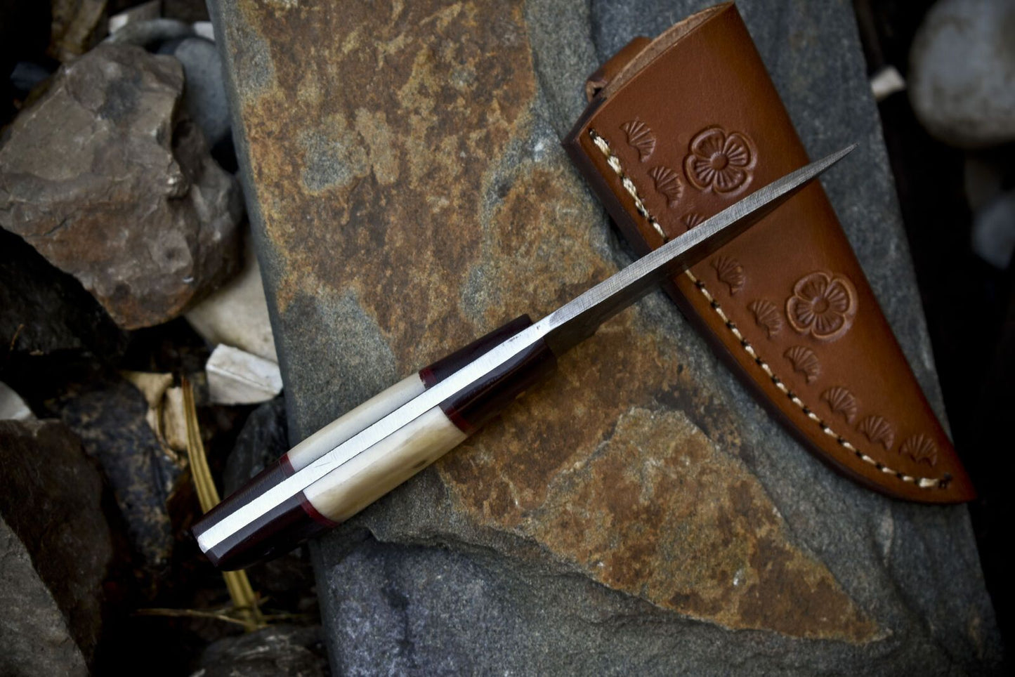 Handmade Rain Drop Damascus Skinner Knife with Bone Handle – Custom Gift Hunting Blade