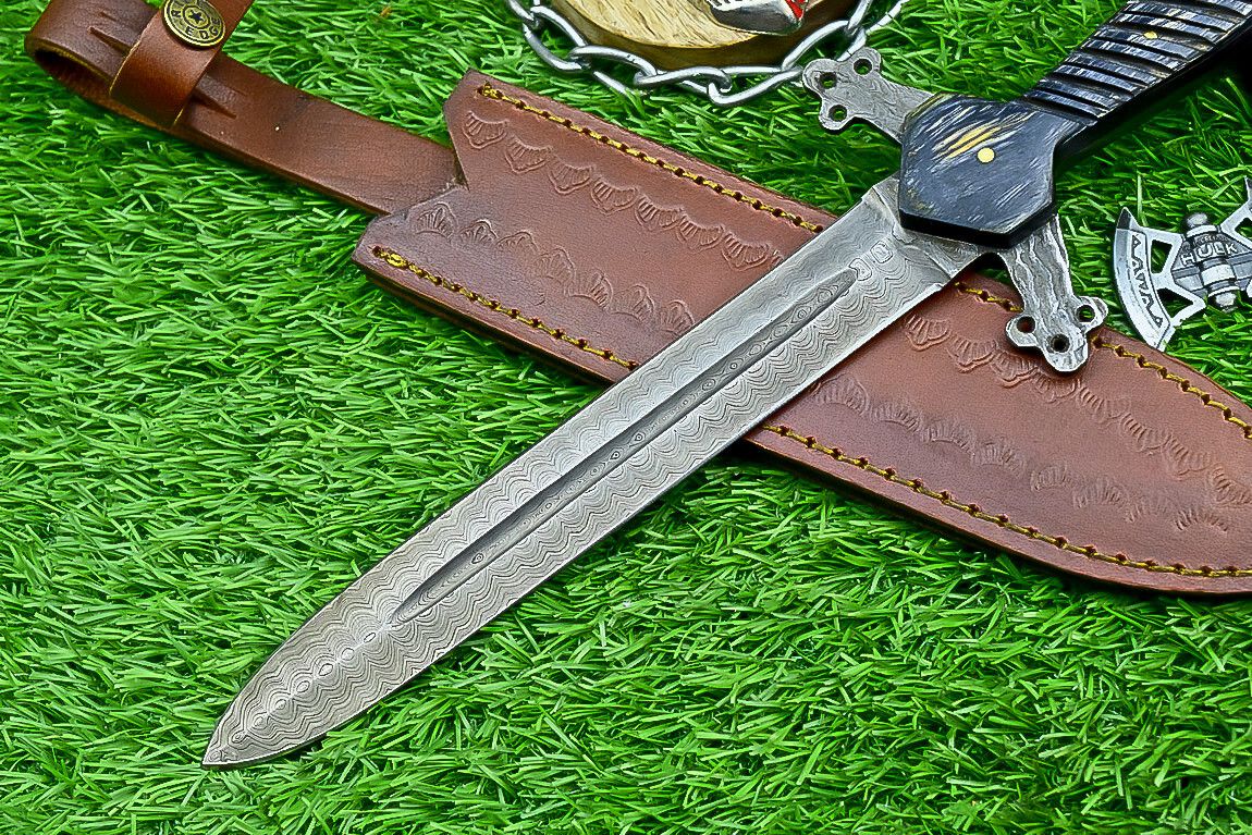 Hand-Forged Damascus Steel Short Sword Bowie Knife – Wood Handle & Leather Sheath