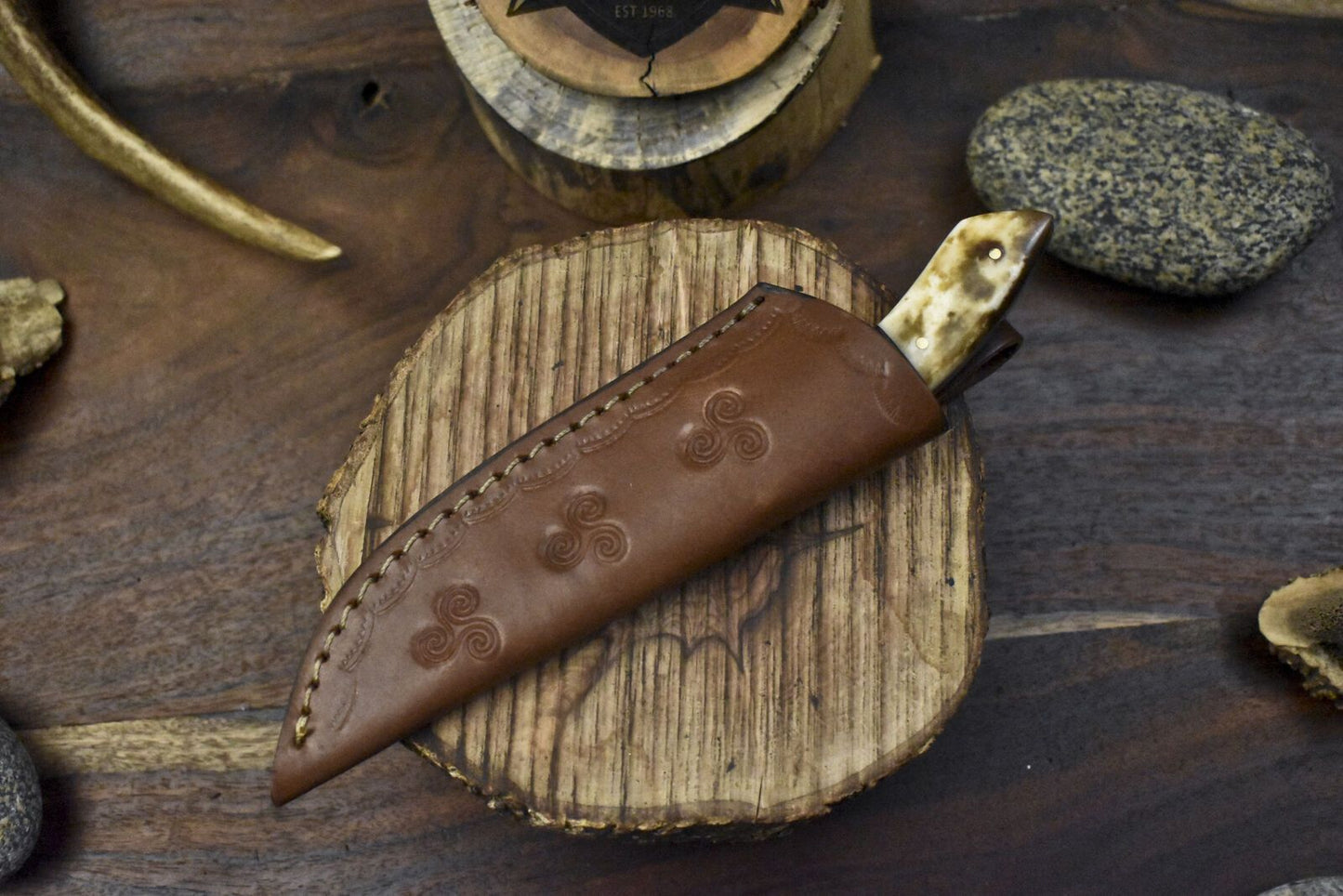 Twist Damascus Skinner Knife with Bone Handle and Brass Guard – Handmade EDC Hunting Knife