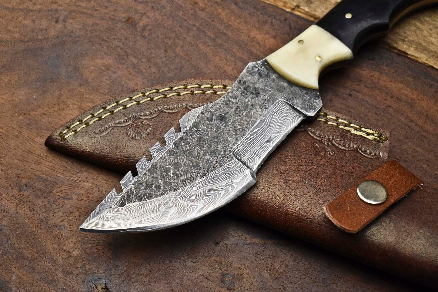 10" Handmade Damascus Steel Tracker Knife – Full Tang Blade with Bull Horn Handle & Leather Sheath
