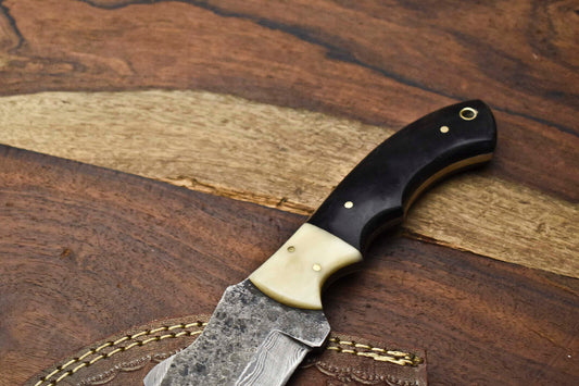 10" Handmade Damascus Steel Tracker Knife – Full Tang Blade with Bull Horn Handle & Leather Sheath