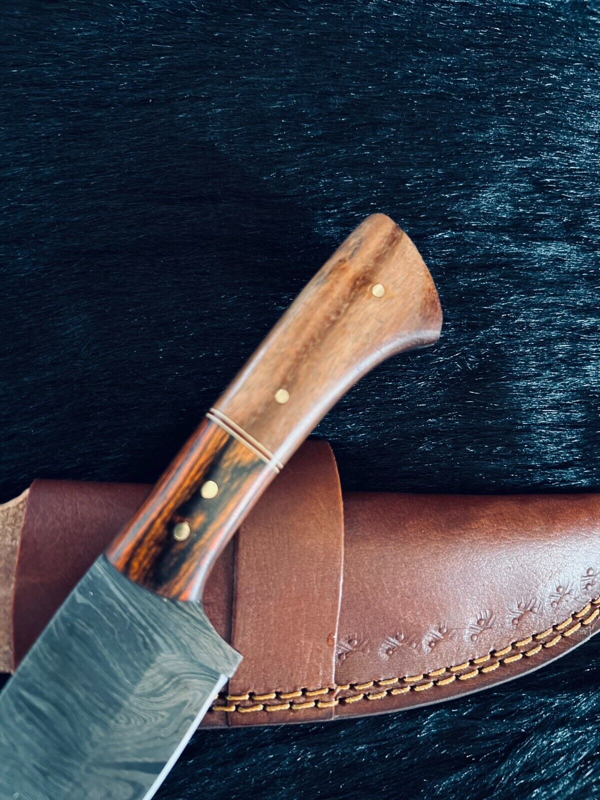 Heritage Forge 8.5 Inch Ladder Damascus Skinner Knife with Camel Bone and Wood Handle