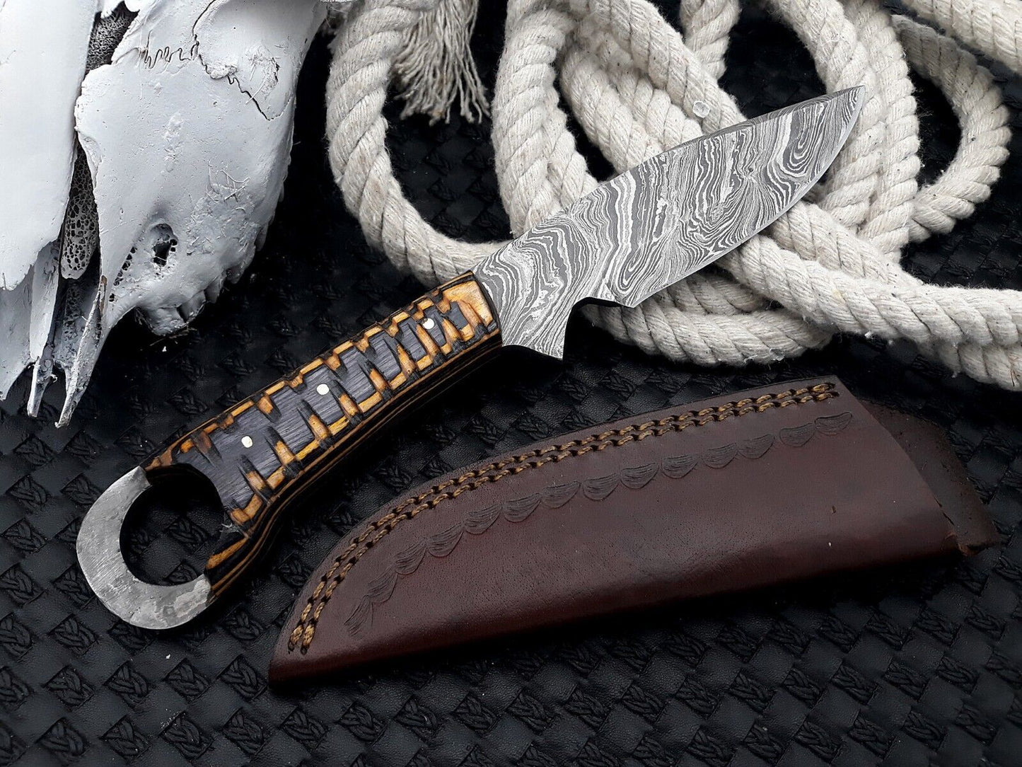 Handmade Damascus Steel Fixed Blade Chef & Hunting Knife – Skinning & Kitchen Tool