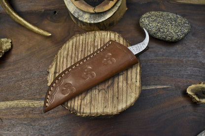 Hand Crafted Skinner Knife Twist D2 Tool Steel Damascus Hiking Rare