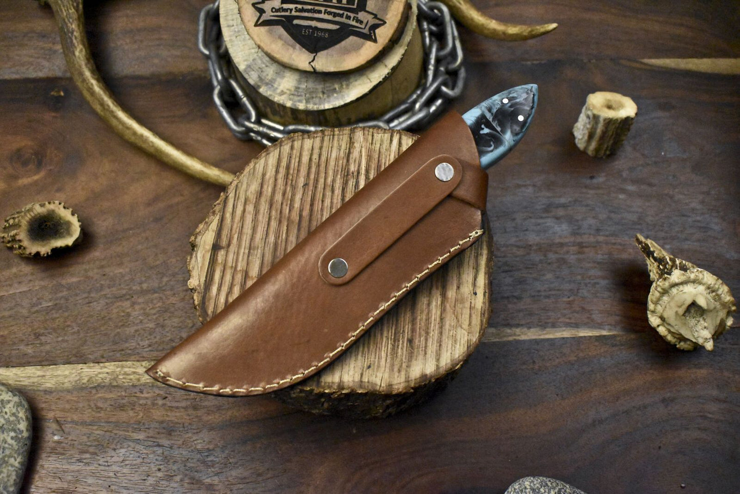 Handcrafted Twist Damascus Skinner Knife with Corian Handle – Gift-Ready Hunting Blade