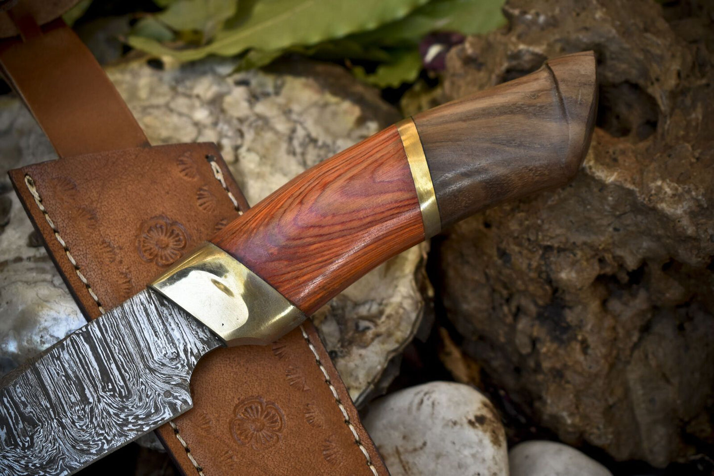 Twist Damascus Hunting Skinner Knife with Hardwood Handle and Brass Bolster – Handmade Survival Blade