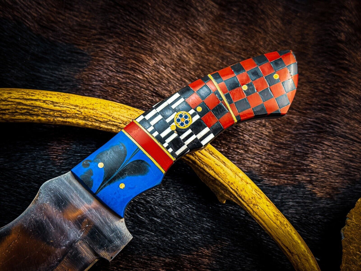 Custom Damascus Hunting Knife – D2 Steel Blade with Wood Handle & Leather Sheath