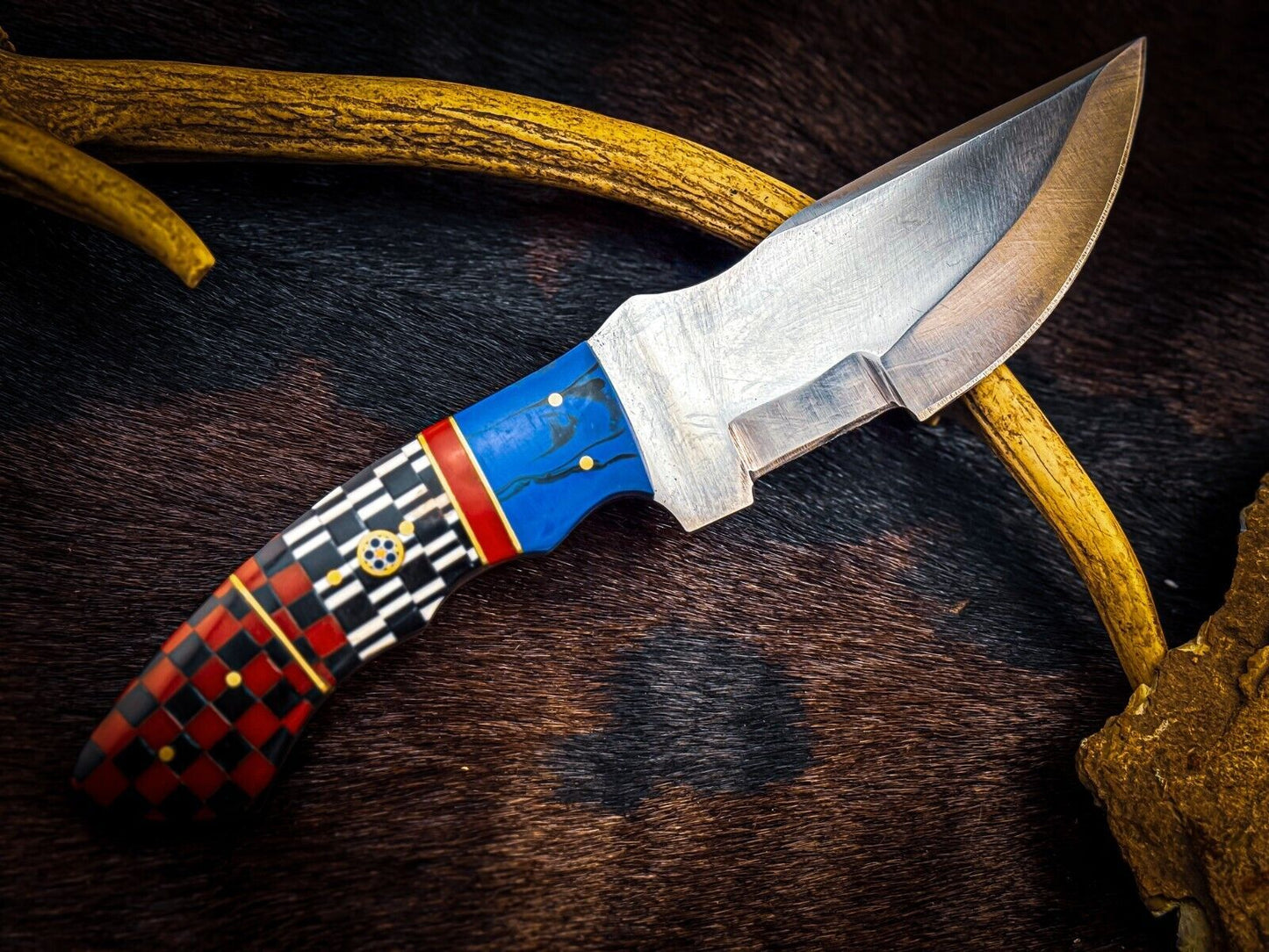 Custom Damascus Hunting Knife – D2 Steel Blade with Wood Handle & Leather Sheath