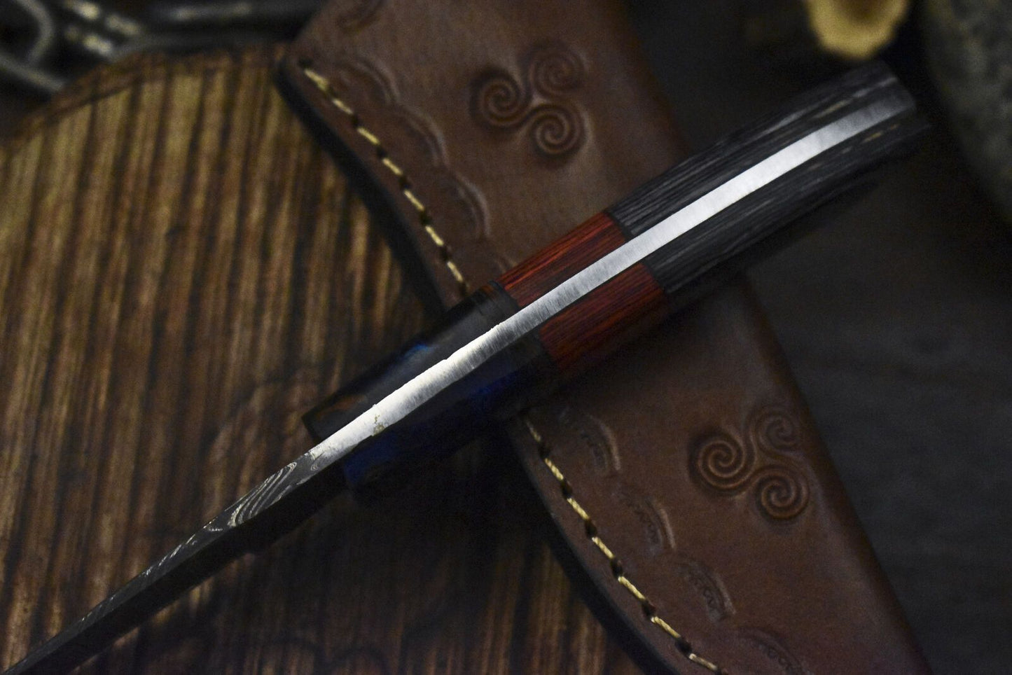Twist Pattern Damascus Skinner Knife with Hard Wood Handle – Custom Handmade Hunting & Camping Knife