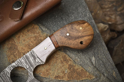 Custom Handmade Damascus Skinner Knife with Gut Hook – Twist Pattern Damascus Steel Skinner Hunting Knife Walnut Wood Handle