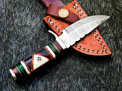 6" Compact Damascus Bowie Knife – Engraved Camel Bone & Hardwood Handle