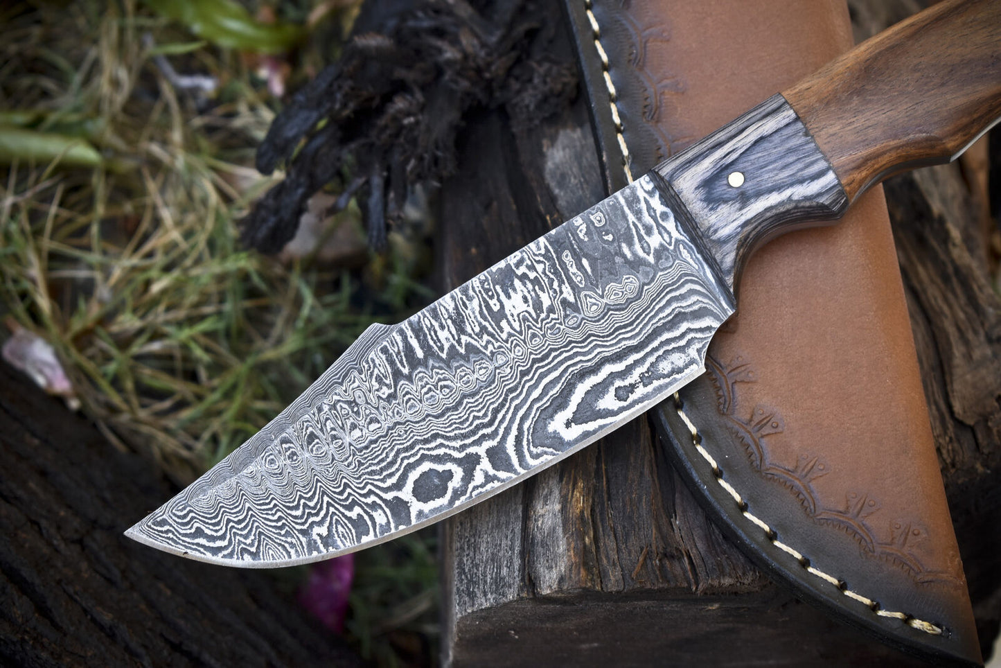Hand Forged Ladder Damascus Skinner Knife Walnut Wood Handle Outdoor Hunting Tool