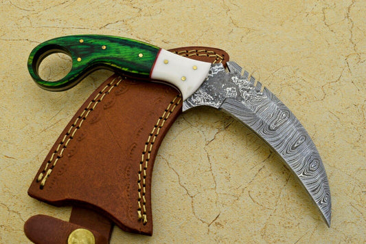 Handmade Best Karambit Full Tang Karambit Damascus Steel Hunting Knife With Wood and Resin Handle
