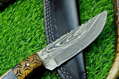 8" Full Tang Damascus Bowie Knife – Hardwood Handle