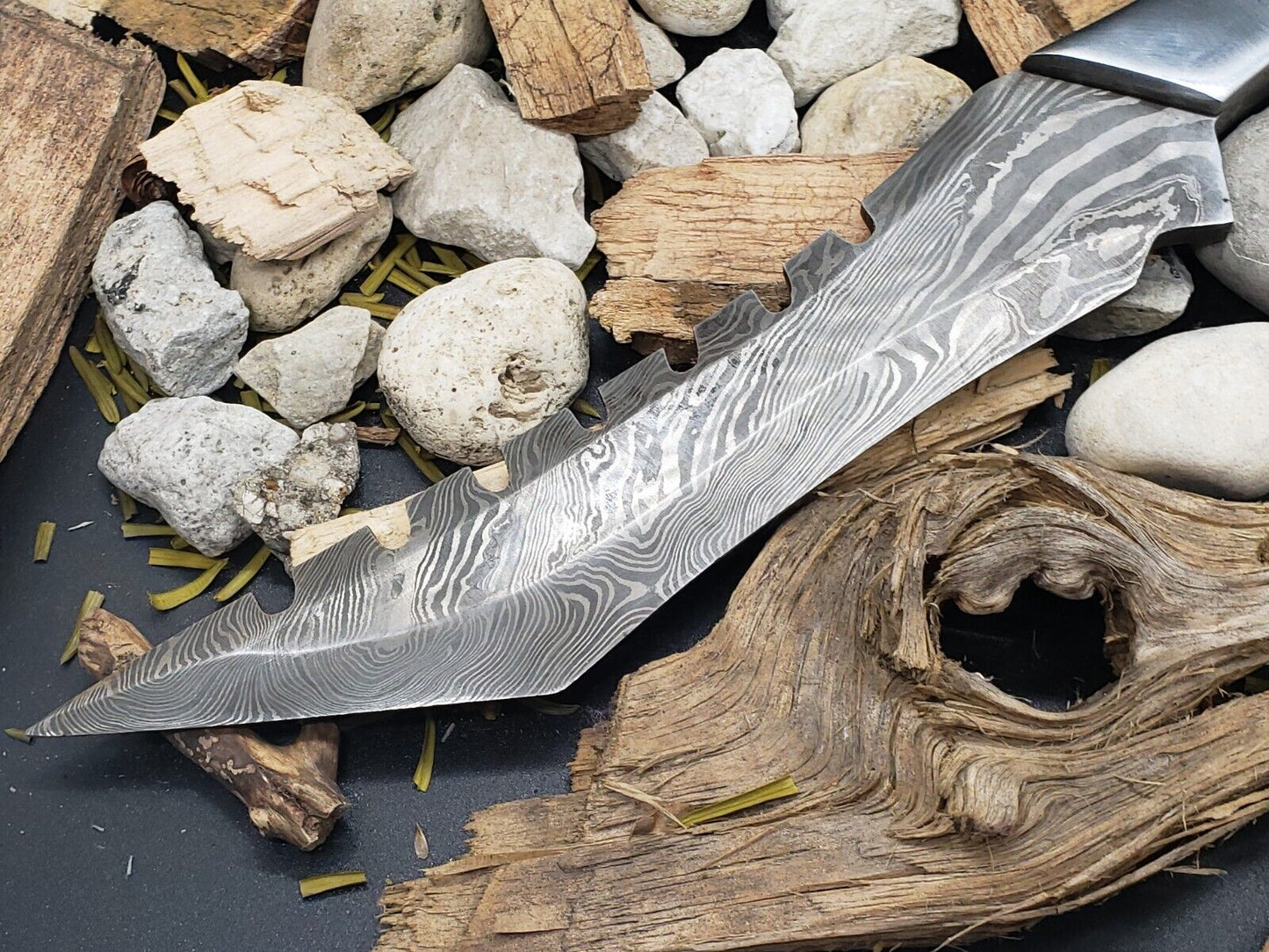 14" Handmade Damascus Survival Bowie Knife – Stag Antler Handle & Leather Sheath