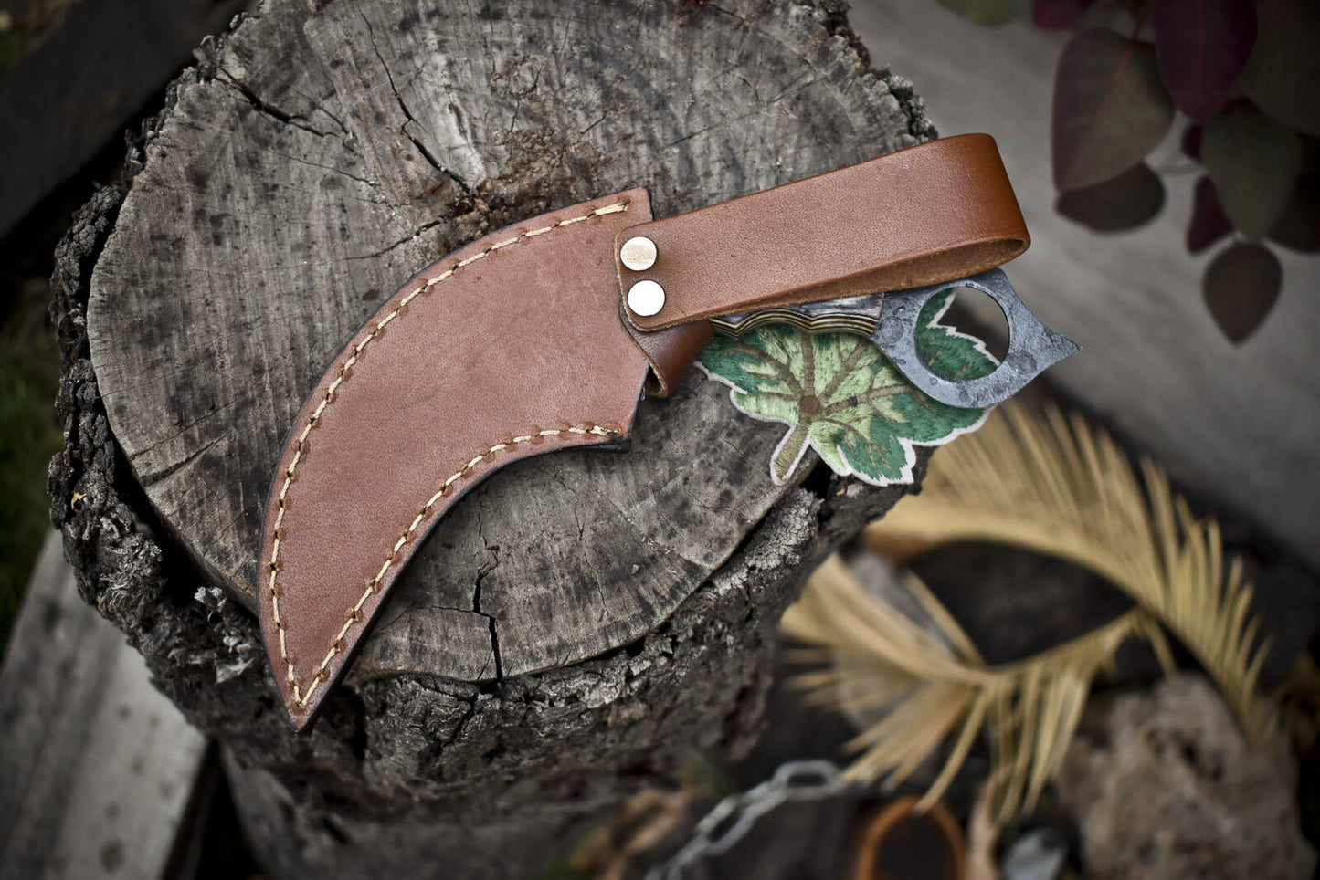 Hand Forged D2 Steel Karambit Knife Fixed Blade Karambit with Hard Wood Handle